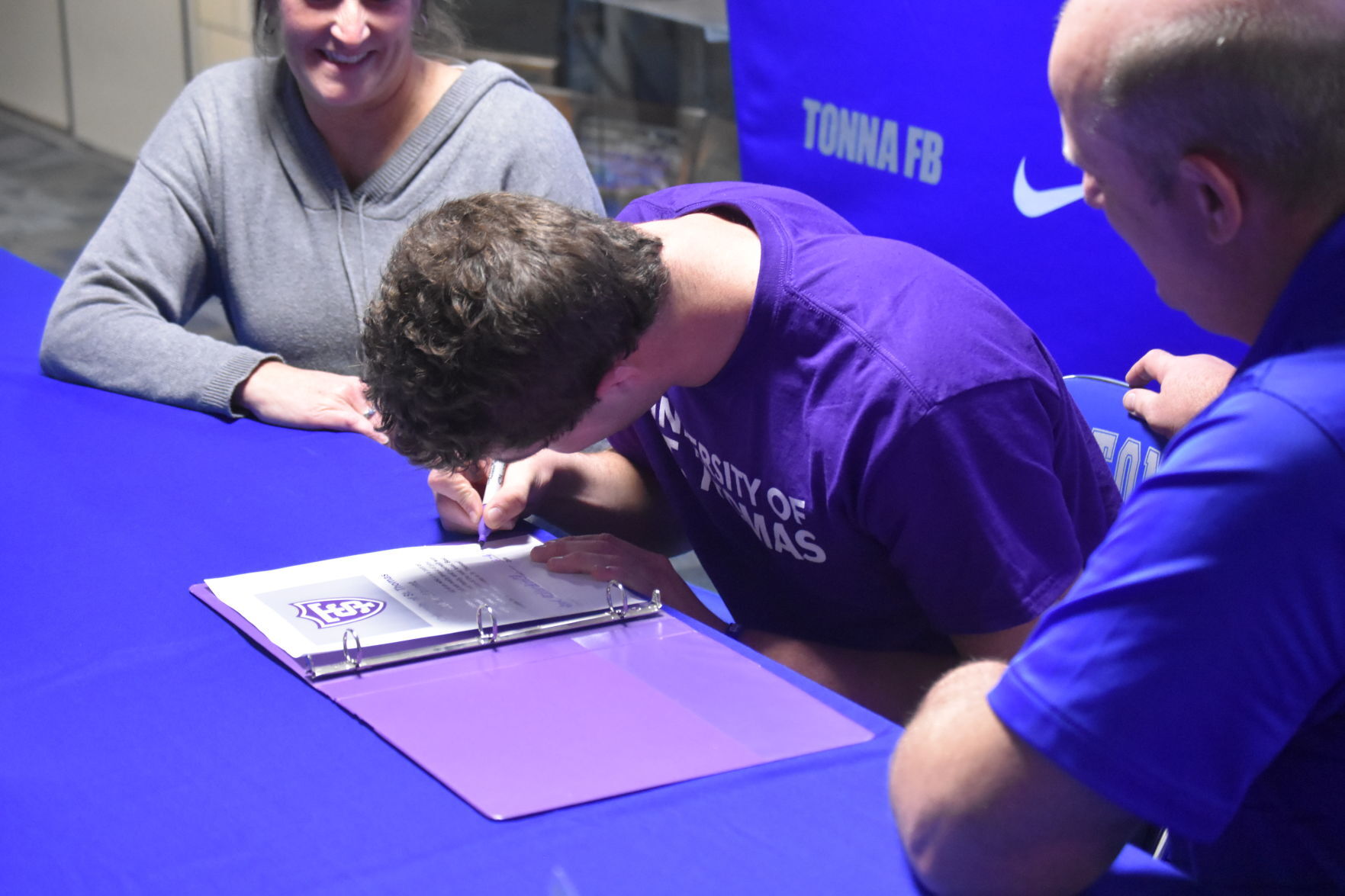 Grant Achterkirch signing REVIEW